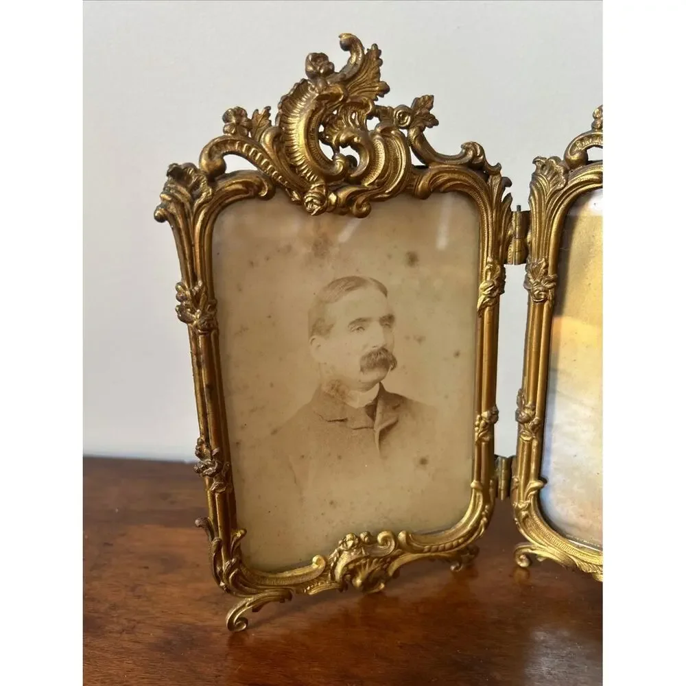 Antique Victorian Royal M. Mfg. Co. Ornate Brass Double Folding Picture Frame